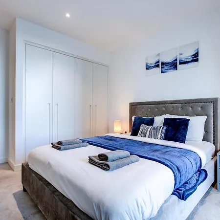 Royal Docks - Luxury 1 Bedroom Apartment